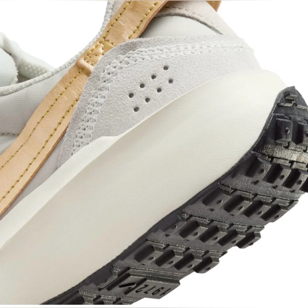 Nike waffle debut sneakers - Picture 3 of 5